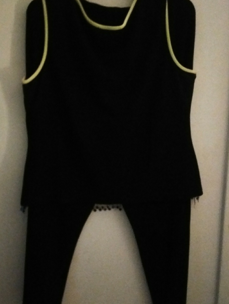 CuteTwo piece Capri Summer Outfit